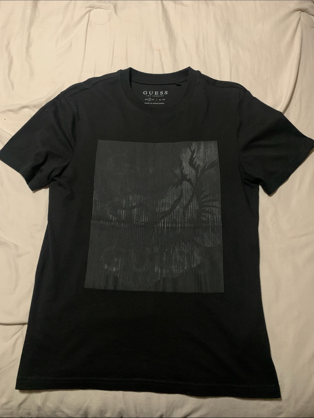 GUESS Black Short Sleeve Graphic Crewneck Tee
